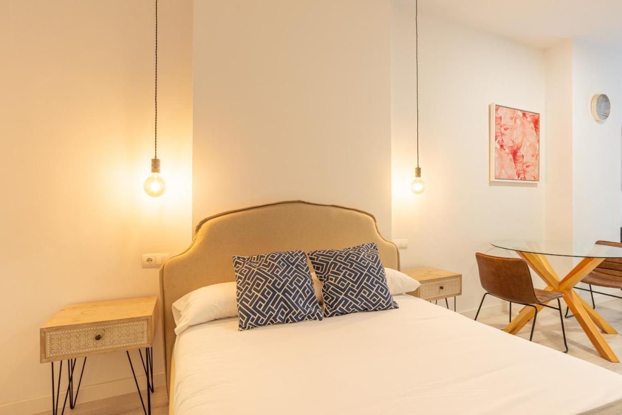 Urbe10 Plaza De La Constucion Premium Loft Apartment Malaga Exterior photo