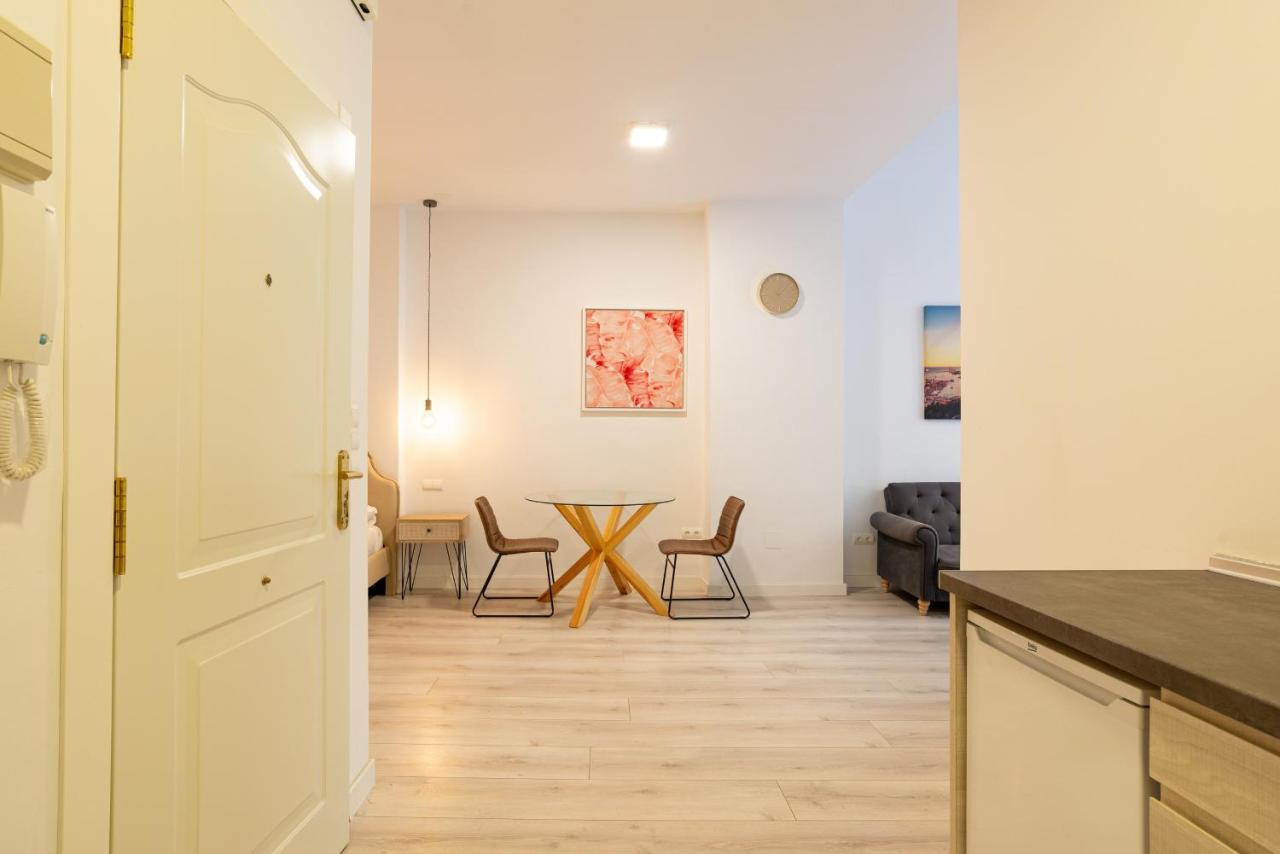 Urbe10 Plaza De La Constucion Premium Loft Apartment Malaga Exterior photo